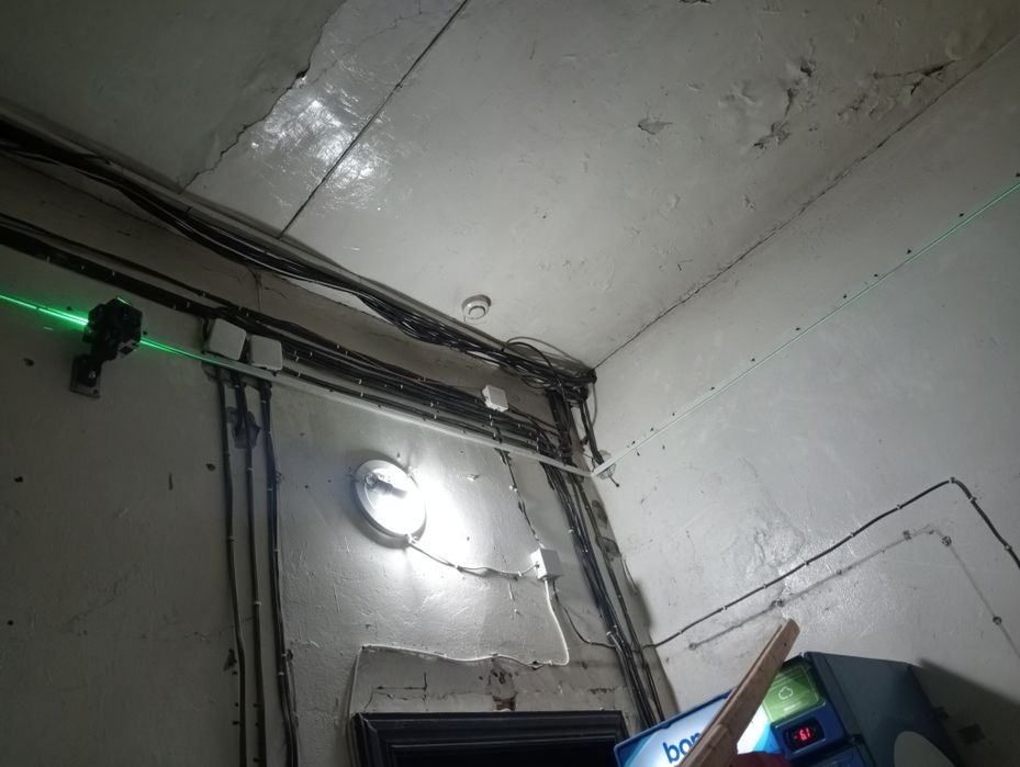 Электрик натежной