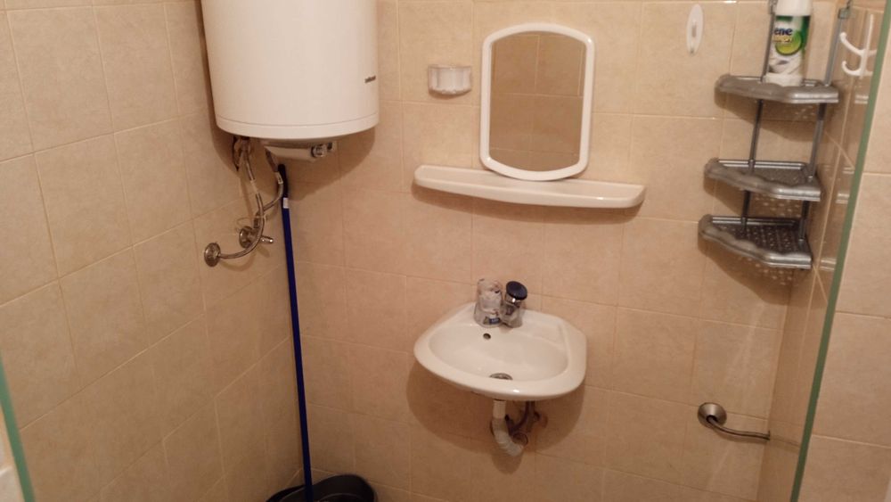 Дава се под наем Двустаен апартамент в Бургас, Меден рудник - зона А - 72 кв.м за 204 € - Снимка #2