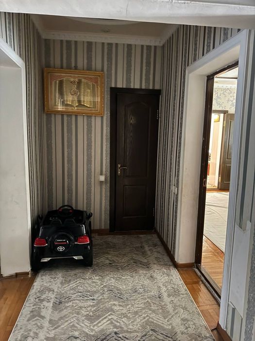 Уй сотилади Себзор да 89 кв 3х4 хона Кора банк якинида 1 линия метрога