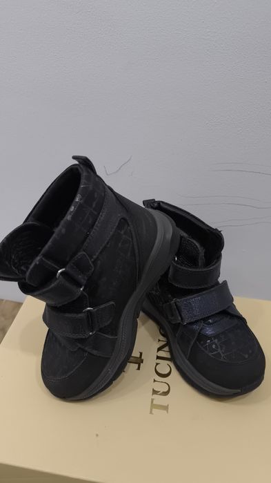 Продам ботинки зимние