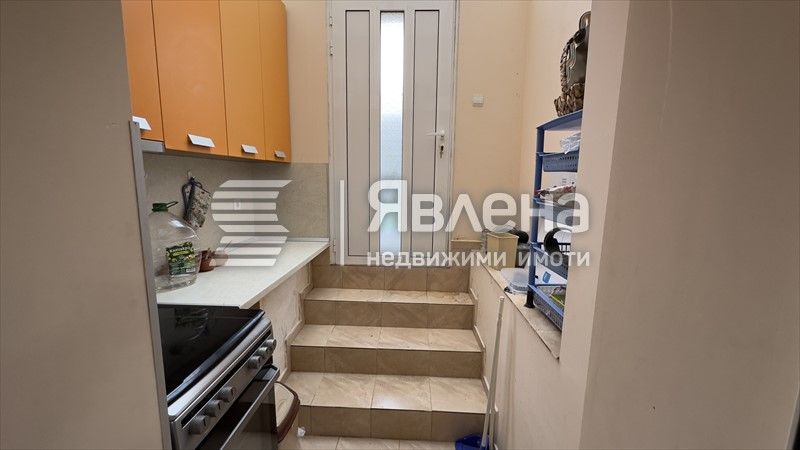 Продава се Тристаен апартамент в Варна, Бриз - 90 кв.м за 1539 €/кв.м - Снимка #3