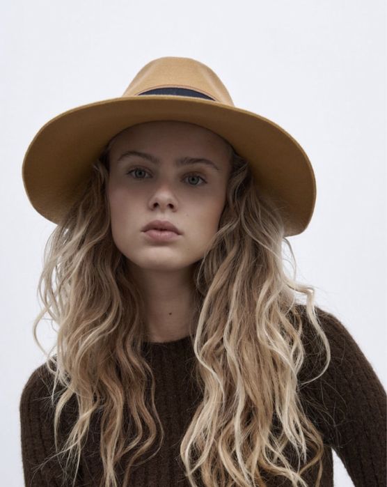 Palarie din  fetru eleganta marca  ZARA - SPECIAL EDITION