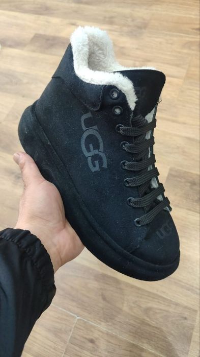 UGG dama model superb