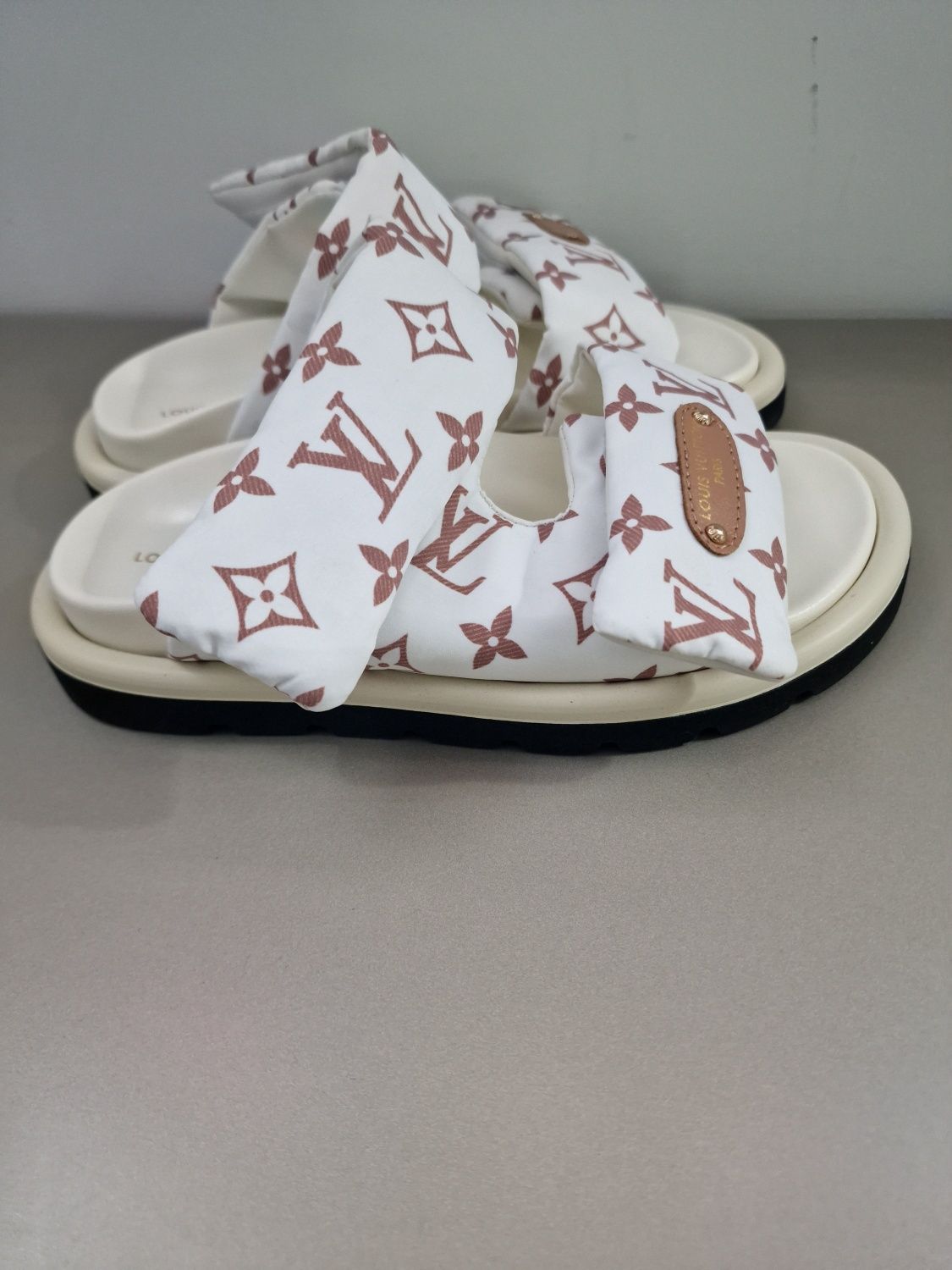 Louis Vuitton papuci dama