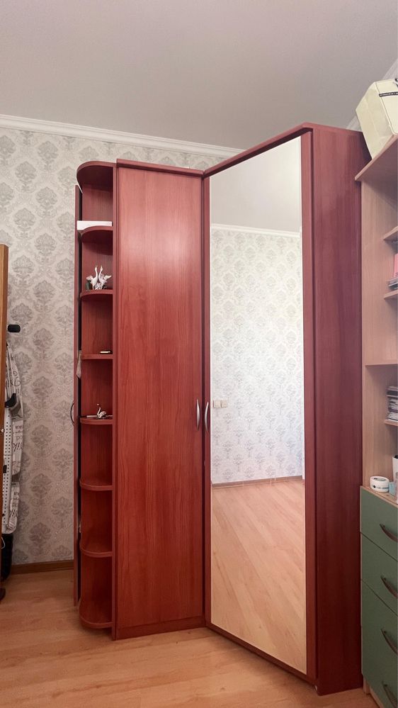 Продам шкаф
