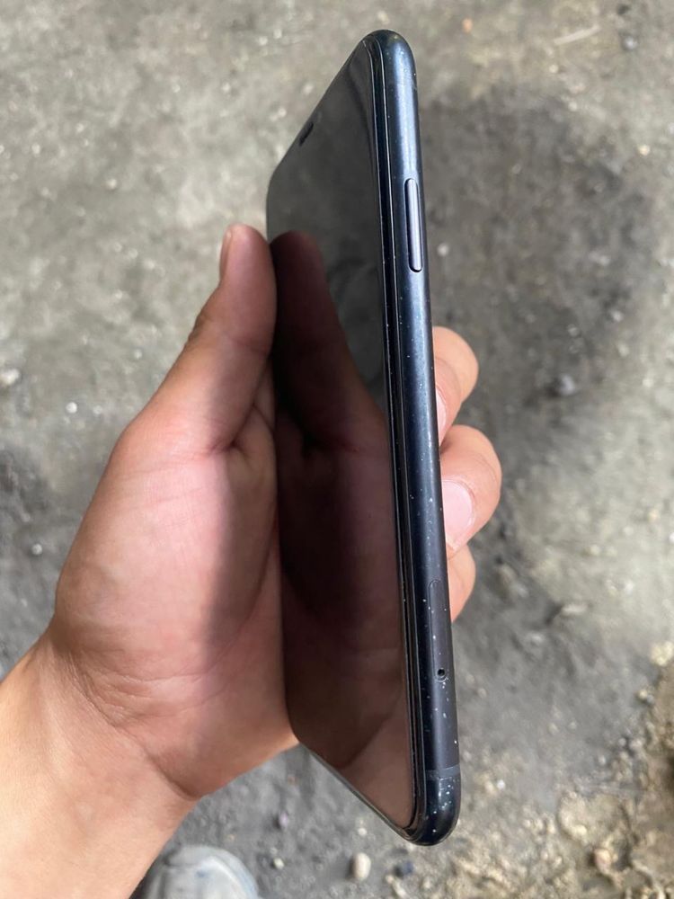 Iphone XR 128gb АКБ77%