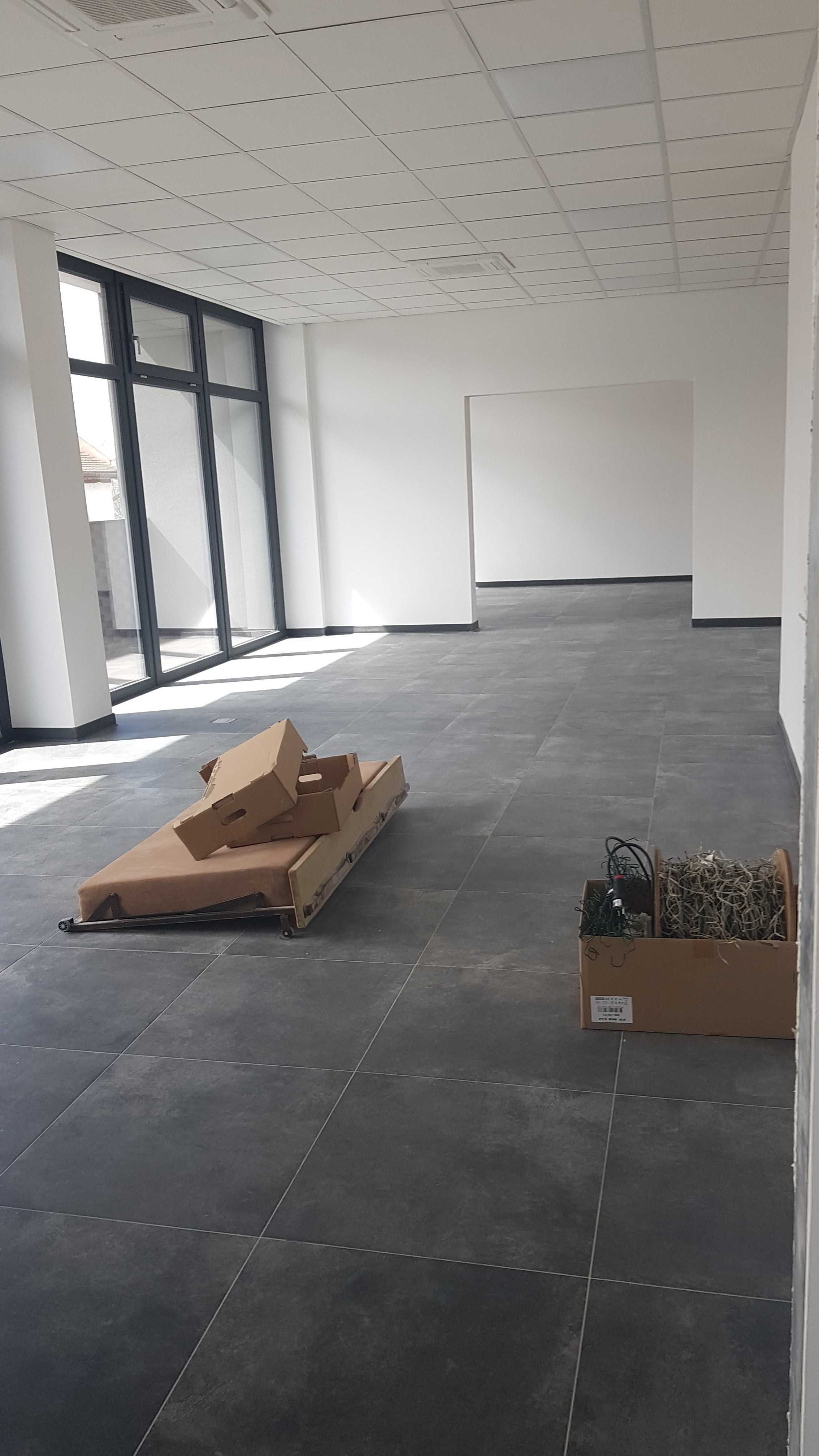 Inchiriez spatii comerciale -birouri Str Stefan cel Mare nr 6A