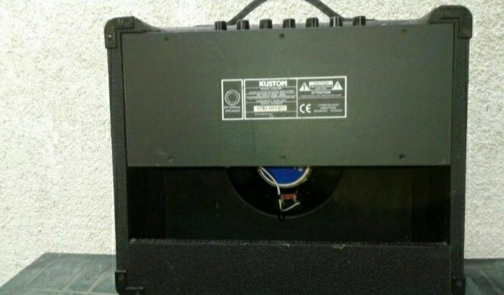 amplificator chitara KUSTOM KGA 16 R