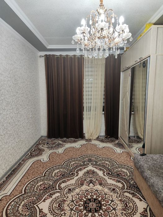 Uy surishni sotiladi