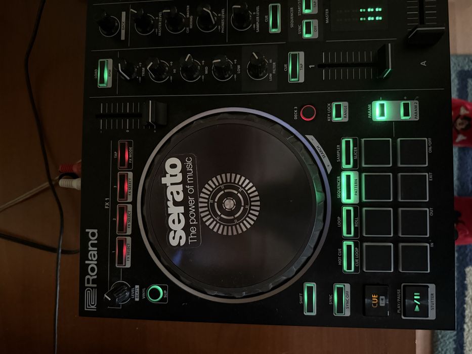 Consola Roland DJ202 și Amplificator Auna AV2-CD508