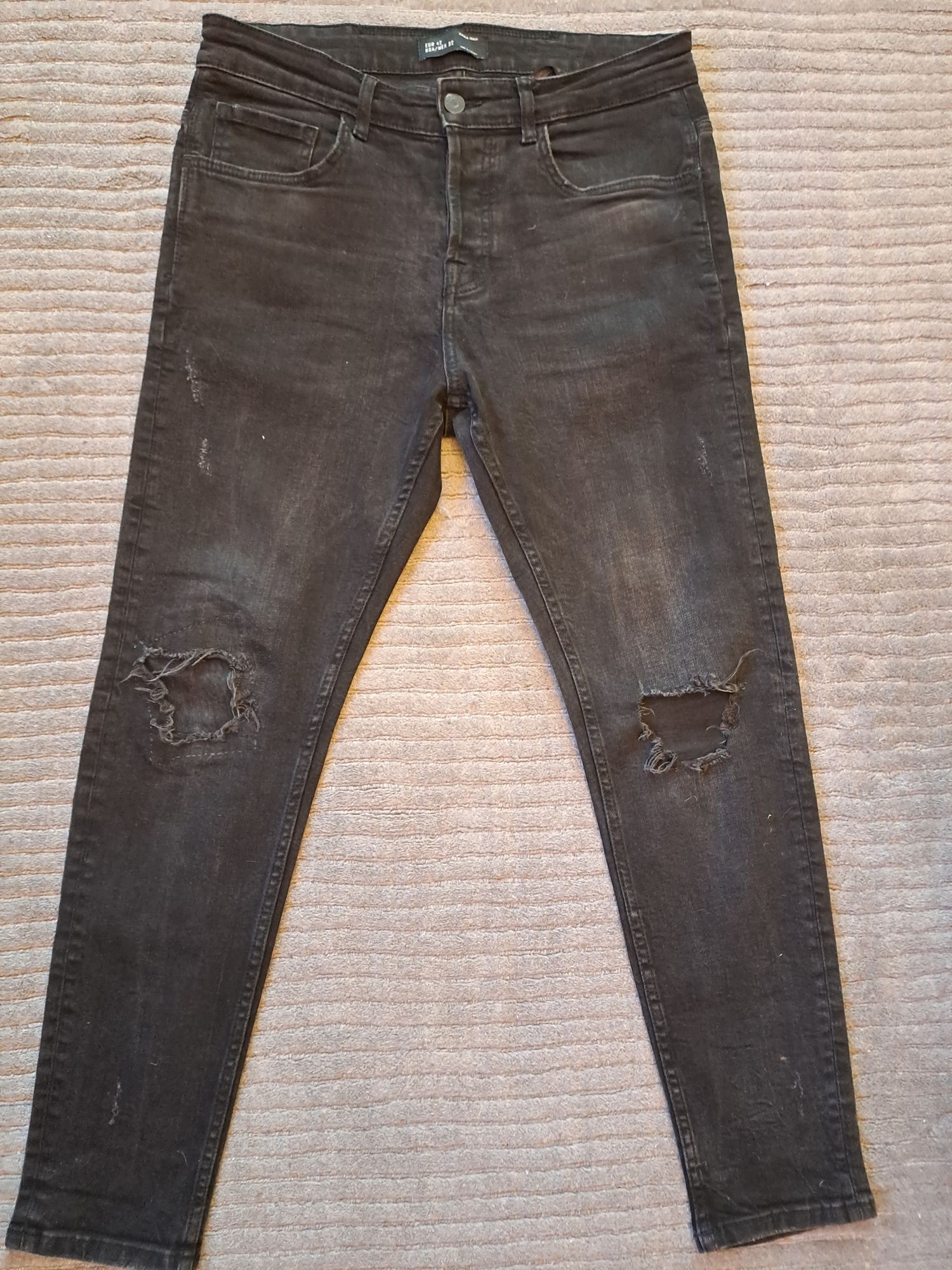 Blugi Zara skinny fit cu rupturi marimea , 40 si 42