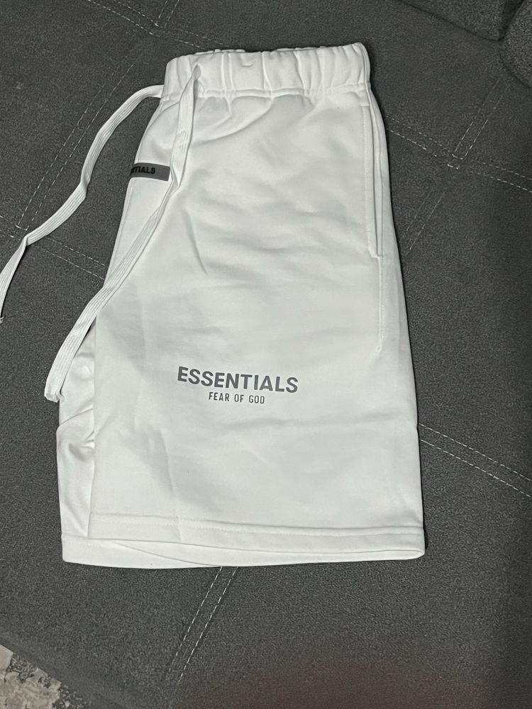 Pantaloni scurti essentials