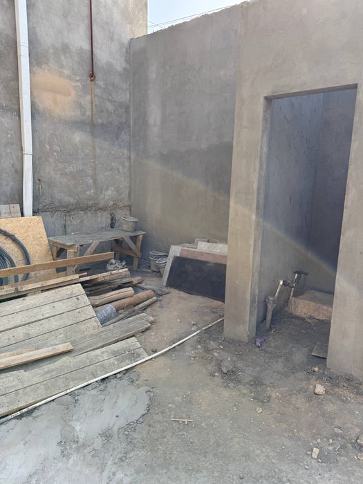 Продам участок в кибрае 2 сотки. Дом 300кв.м