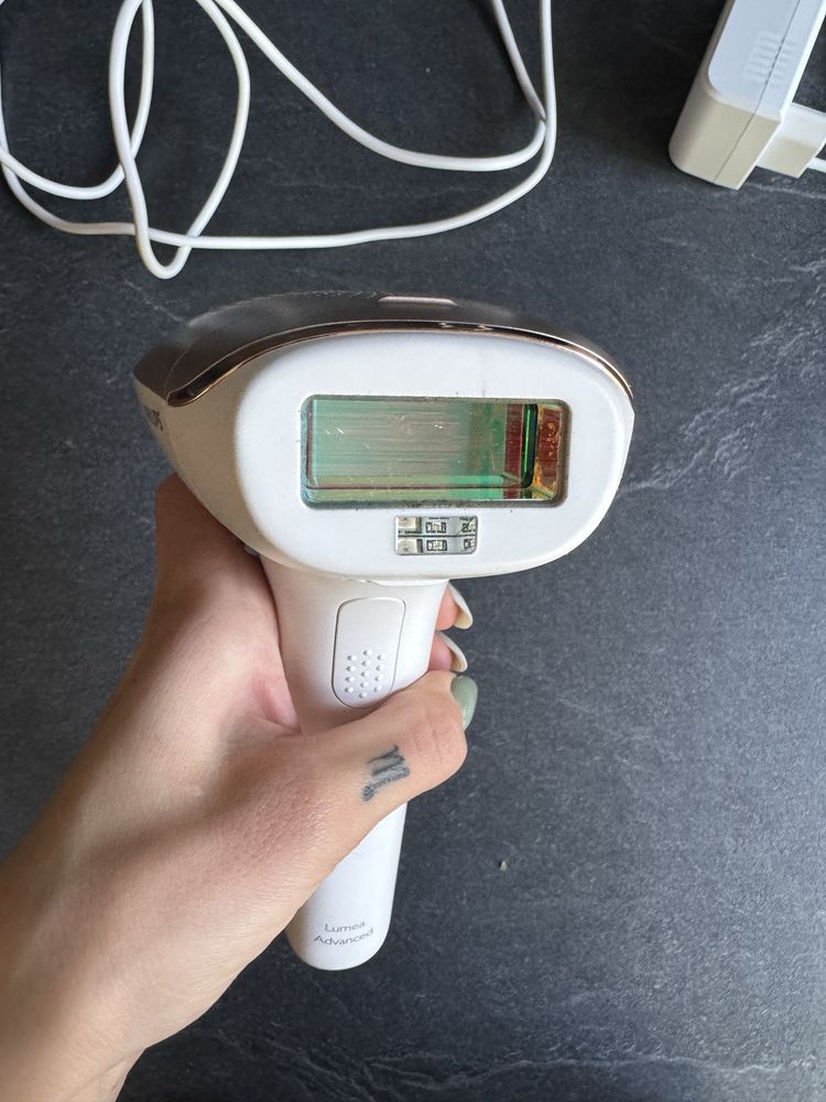 Фотоепилатор Philips Lumea Advanced SC1997