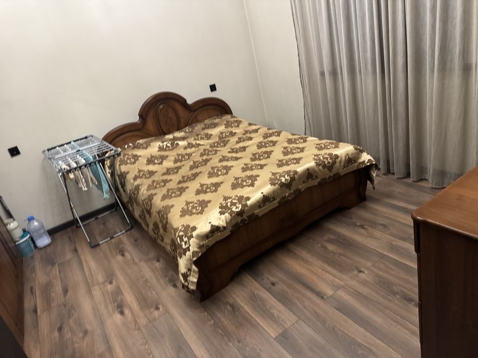 Продам спальный гарнитур