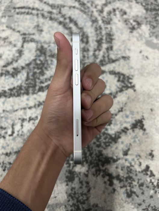 iPhone 12 mini sotiladi srochna