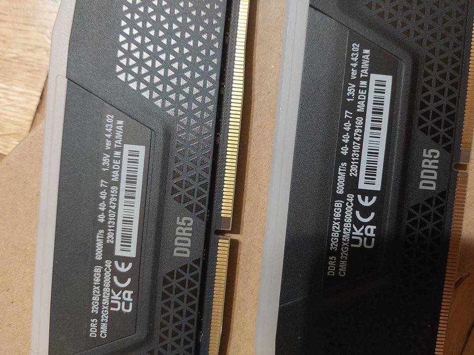 32GB 6000MT/s CL40 - Corsair Vengance RGB (XMP)