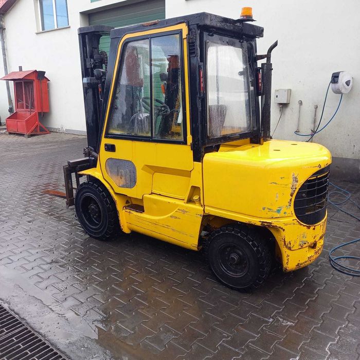 Vand motostivuitor CATERPILLAR  sarcina de ridicare 3500 kg