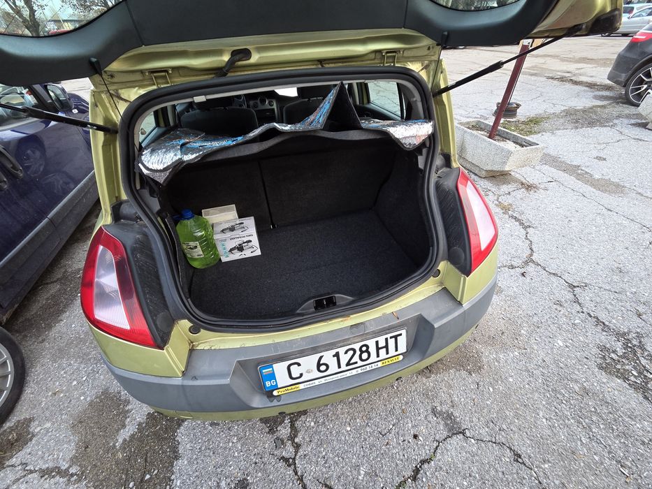 Продавам Рено Меган