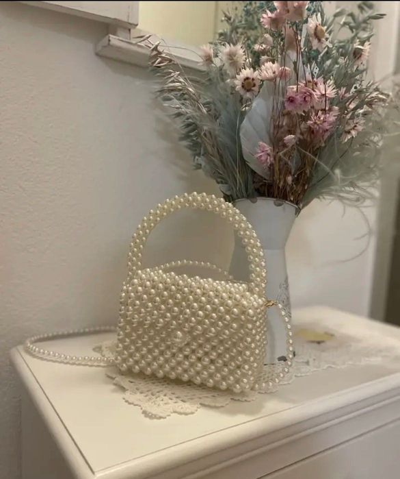 Перлена ръчно изработена чантичка
