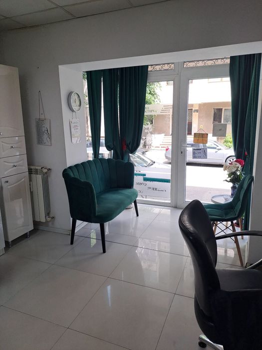 Inchiriez scaun coafură-frizerie, manichiură-pedichiură