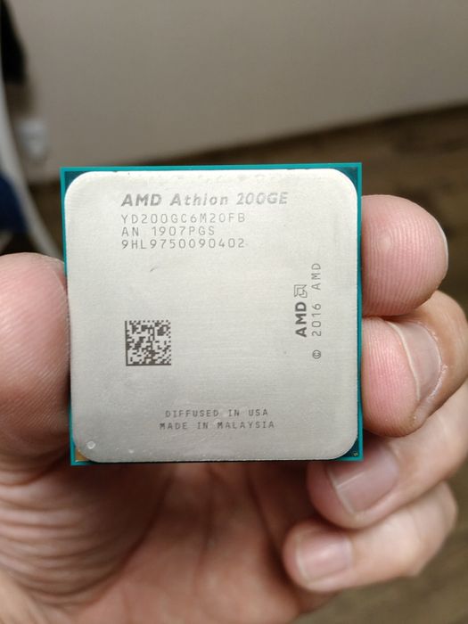 Процесор AMD Athlon 200GE AM4+охладител