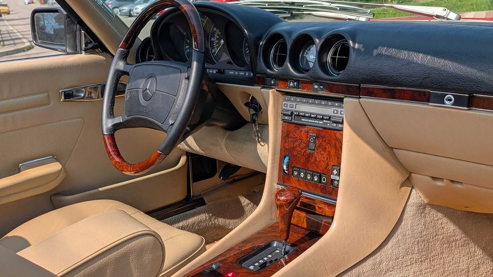 Vand Mercedes SL 560 (R107)
