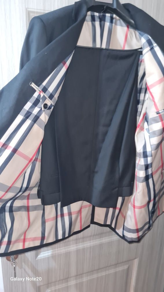 Costum negru barbati Burberry