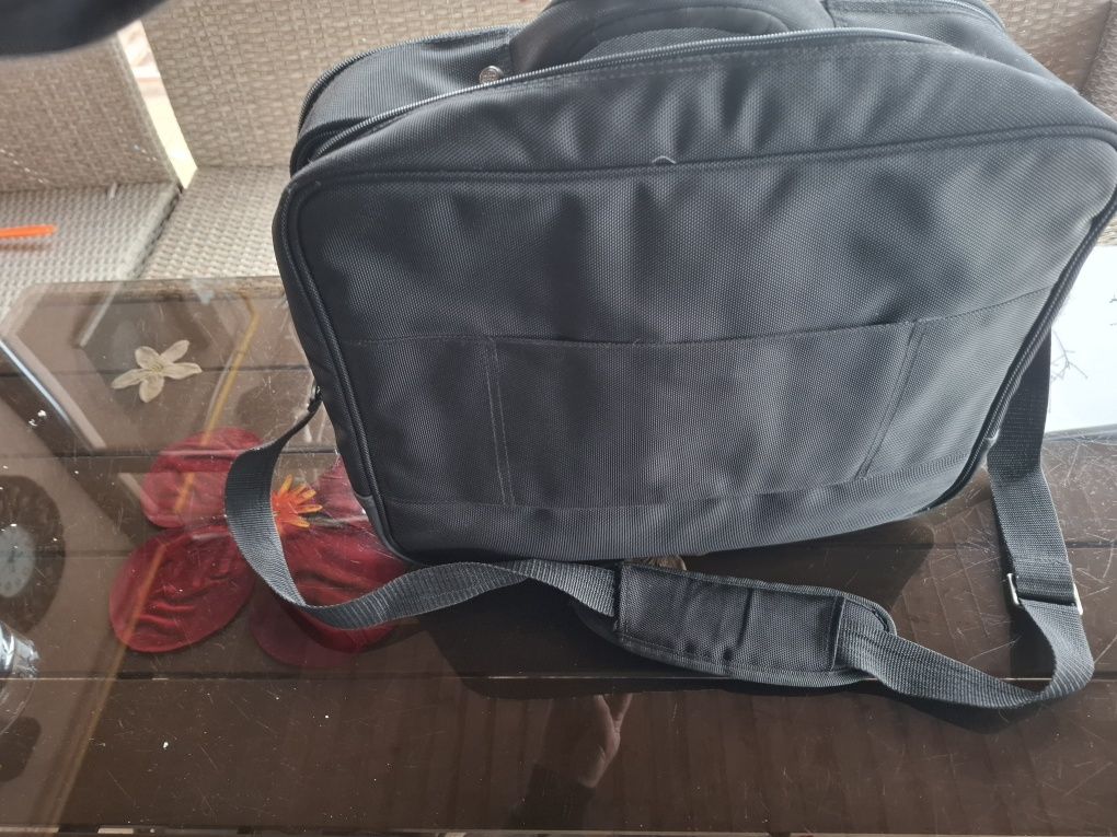 Geanta leptop neagra