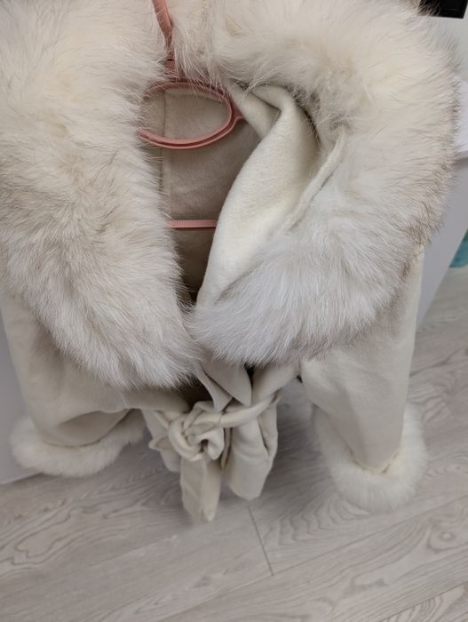 Palton din Lana cu gluga si blana vulpe