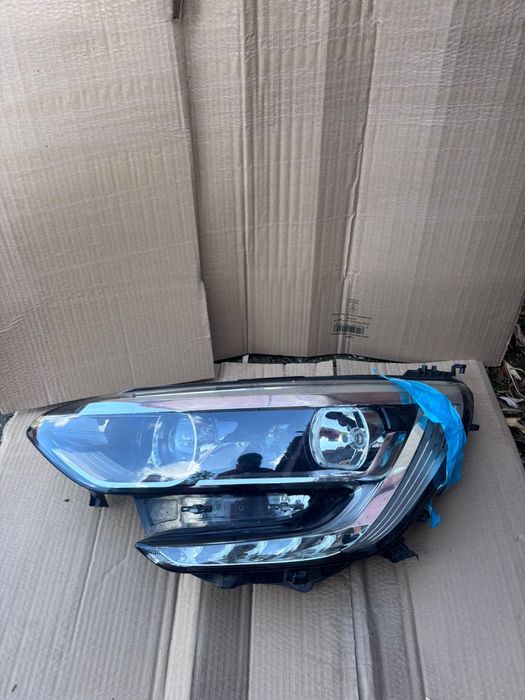 Far stanga Renault Megane 4 / IV 260606911R