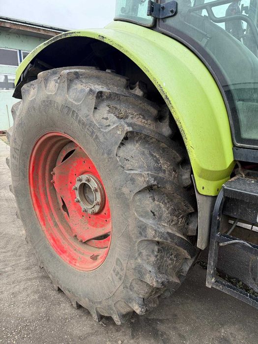 CLAAS ARION 630 C + FL 150