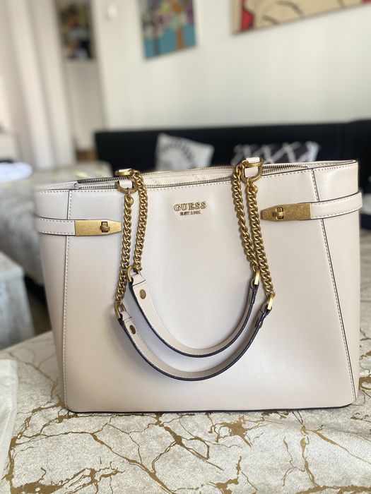 Geanta Guess de umar