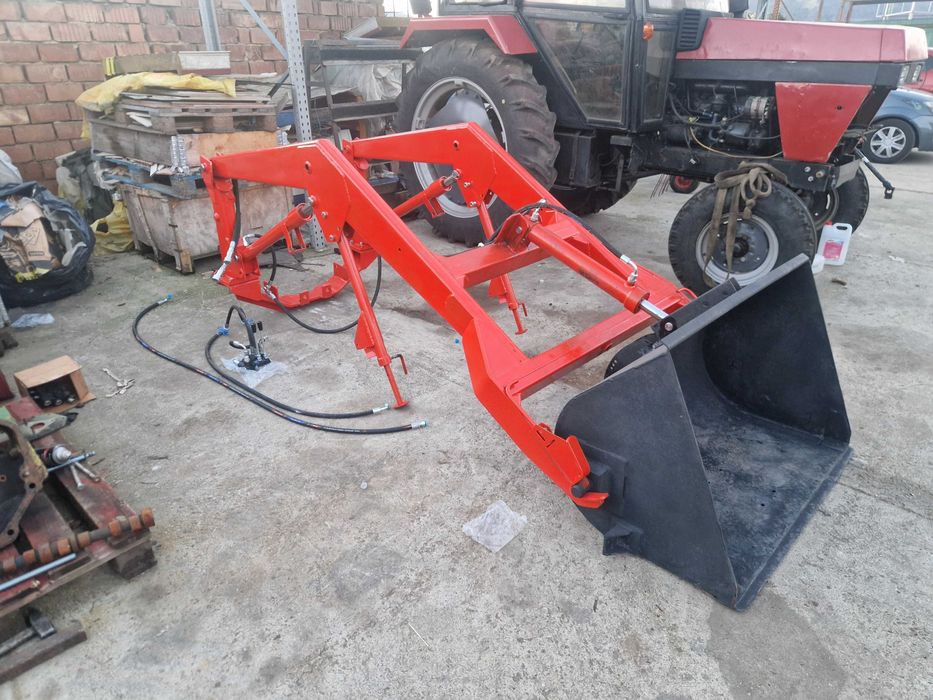 Incarcator frontal pentru tractor U650