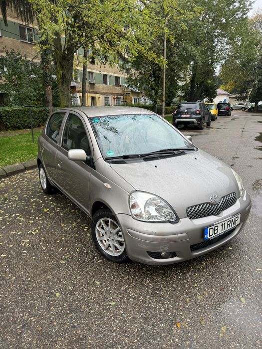 Toyota Yaris 1,3 benzina,an 2003