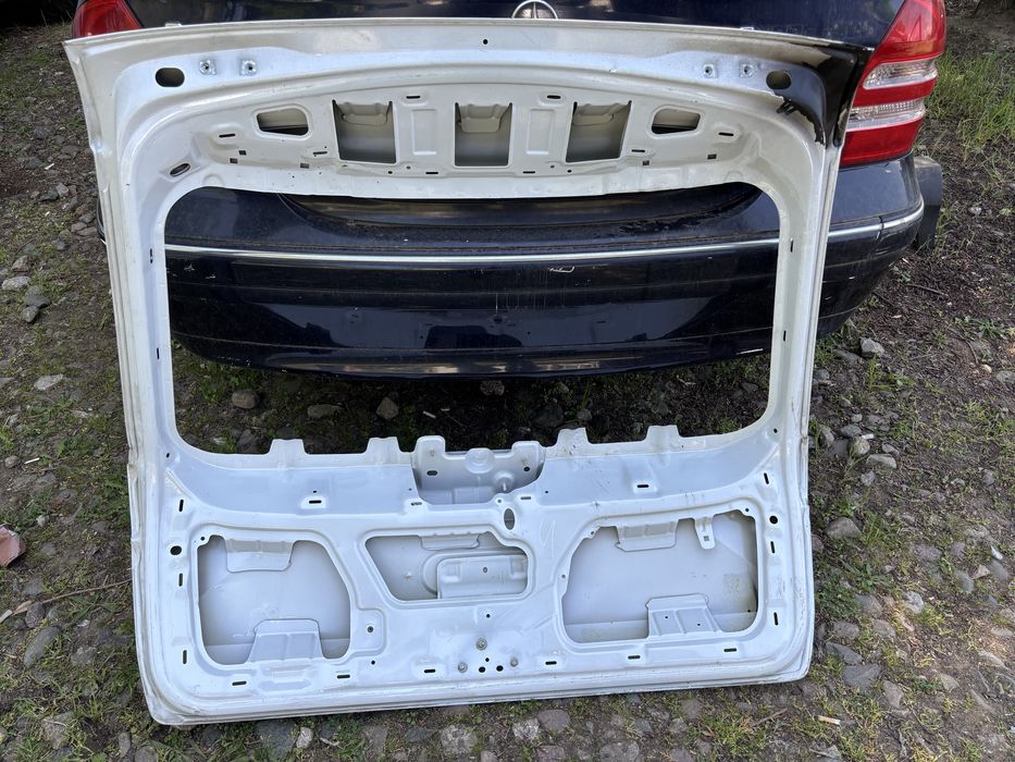 Капак Skoda Octavia 3