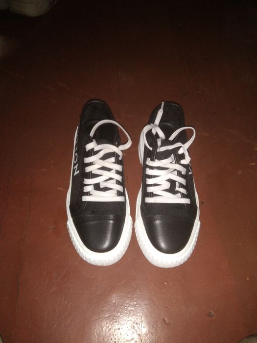 Продам кроссовки