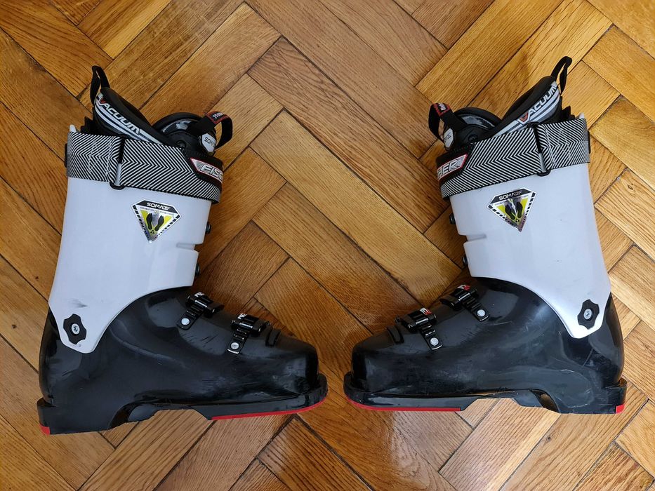 Vand Clapari schi Fischer RC4 110 VACUUM BLACK/WHITE Termoformabili