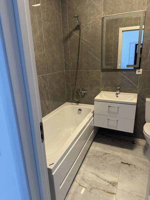 Inchiriez apartament 3 camere Titan Auchan