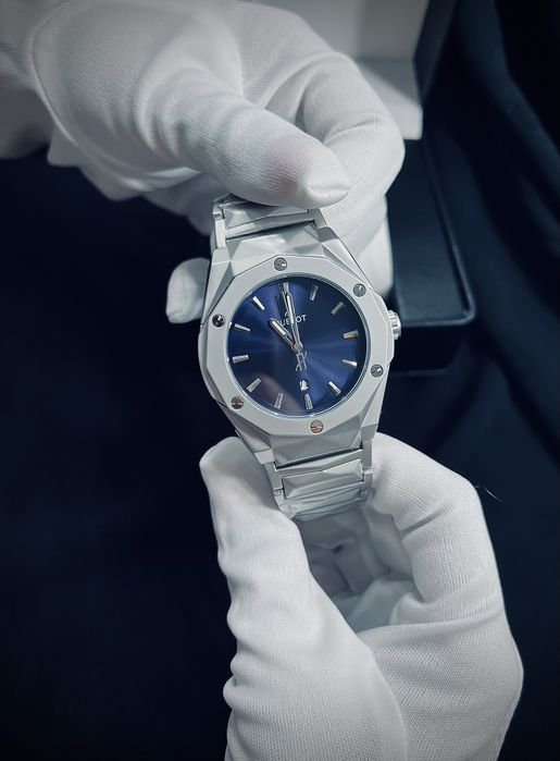Часы (Hublot Quartz)