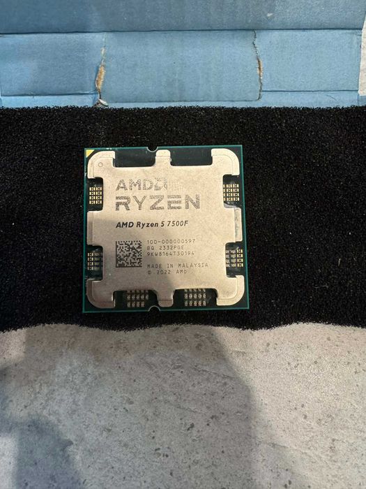 AMD Ryzen 5 7500F + охладител