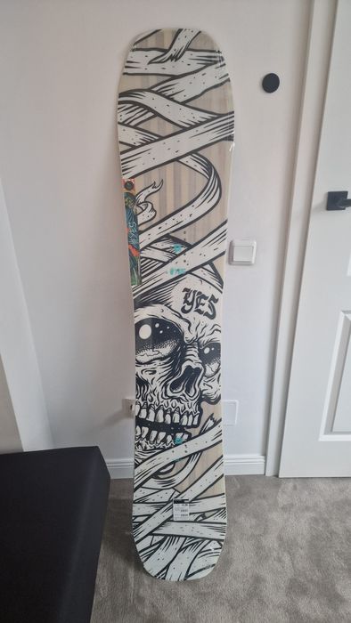 Snowboard Yes All-in 160W (wide) nouă + legături bonus