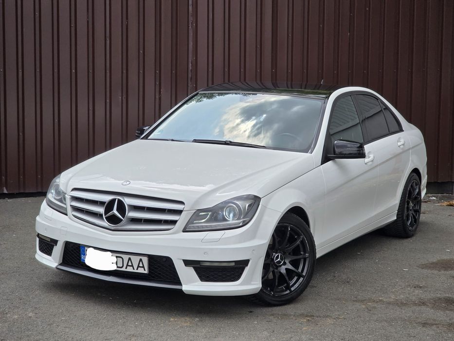 Mercedes C180 Facelift , 142mii km , Pachet AMG , Navi , Piele , Euro5