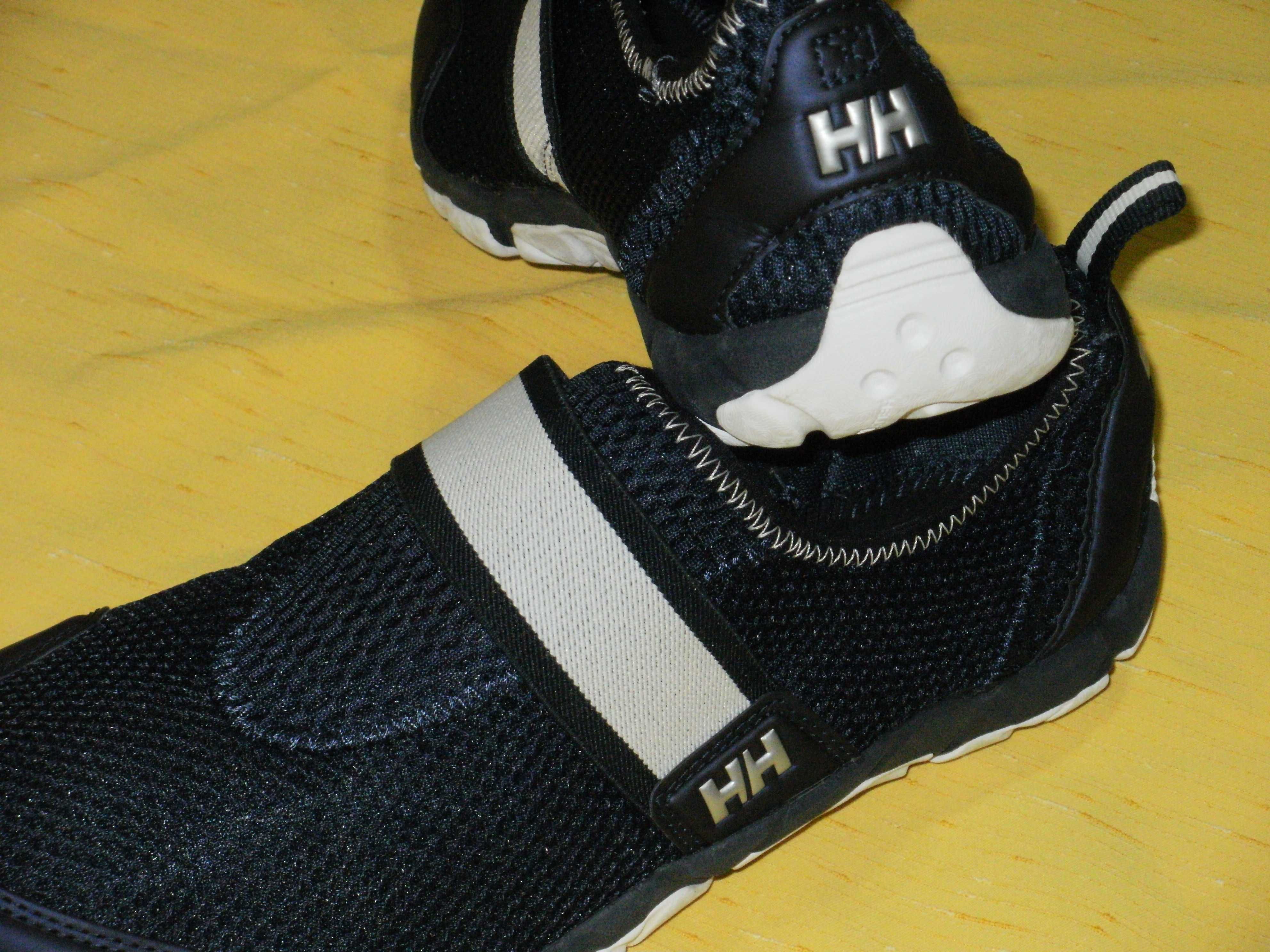 HELLY HANSEN страхотни летни мъжки кецки 43/44