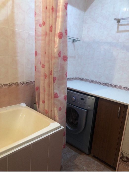 2/5/9 Ц-4,Тайота центр,напротив Бродвей парковая зона,60 м2,с мебелью