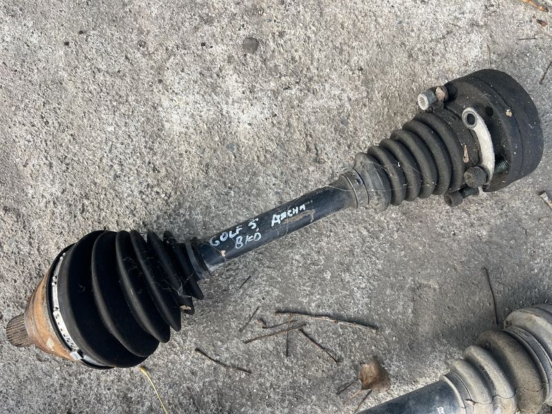 Полуоска Volkswagen Golf 5 2.0TDI