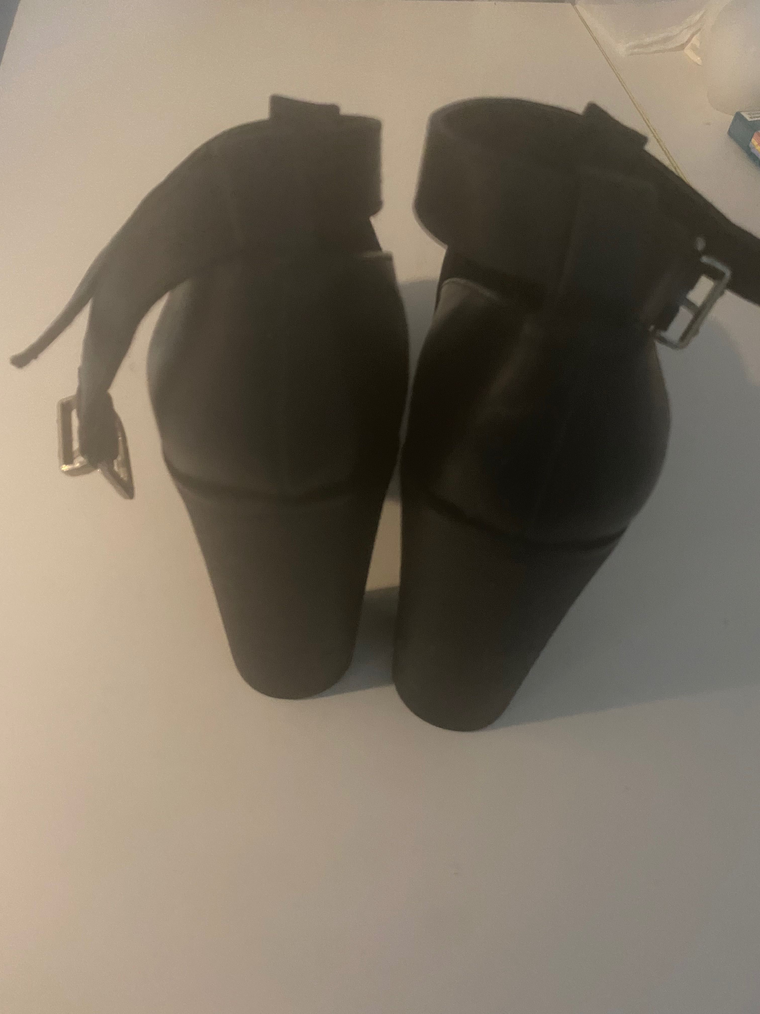 Pantofi cu platforma
