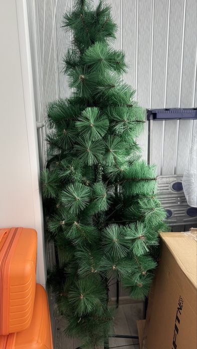 Продам Новогоднюю елку