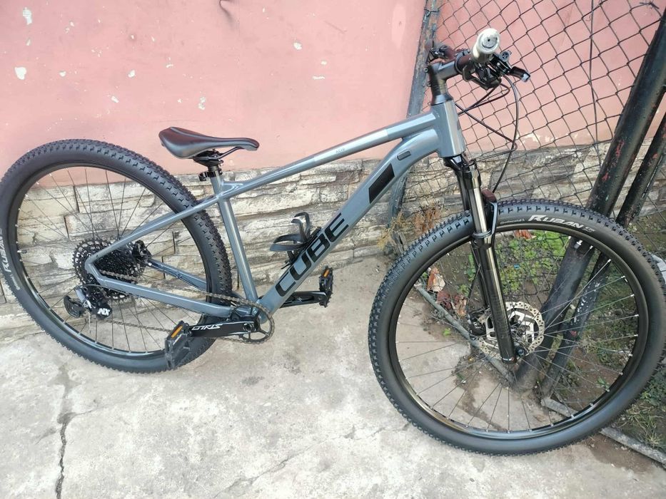 Bicicleta Cube roti pe 29 frâne disc hidraulice Transmisie 1×12
