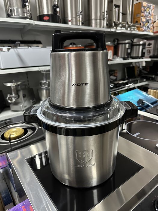 Измельчитель мясорубка электрический 10 литр.